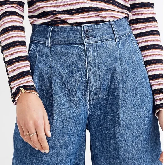 Madewell Wide Leg Cropped Jeans in Medium Blue - Picture 4 of 7